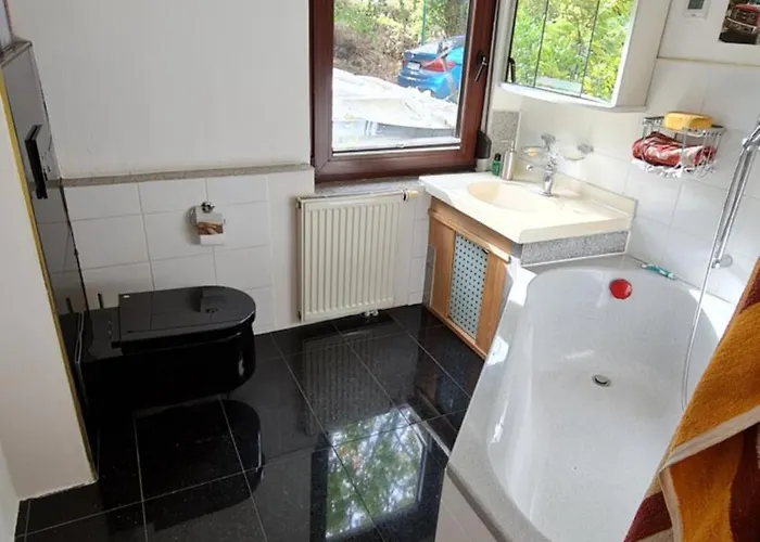 Behagliches Haus Mit Kamin Und Waermepumpe 別荘