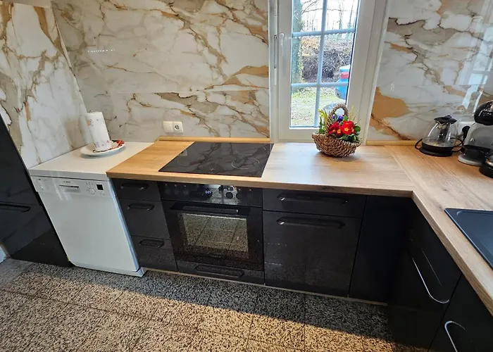 Behagliches Haus Mit Kamin Und Waermepumpe 別荘